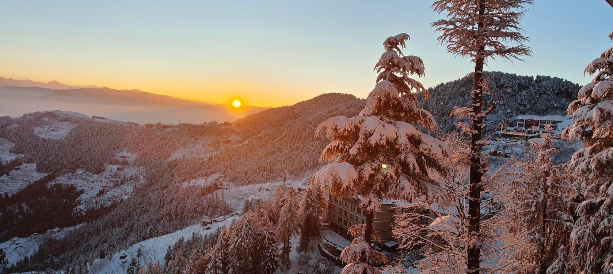 Treebo Shimla Ayurvedic Retreat Kufri Hotell Exteriör bild