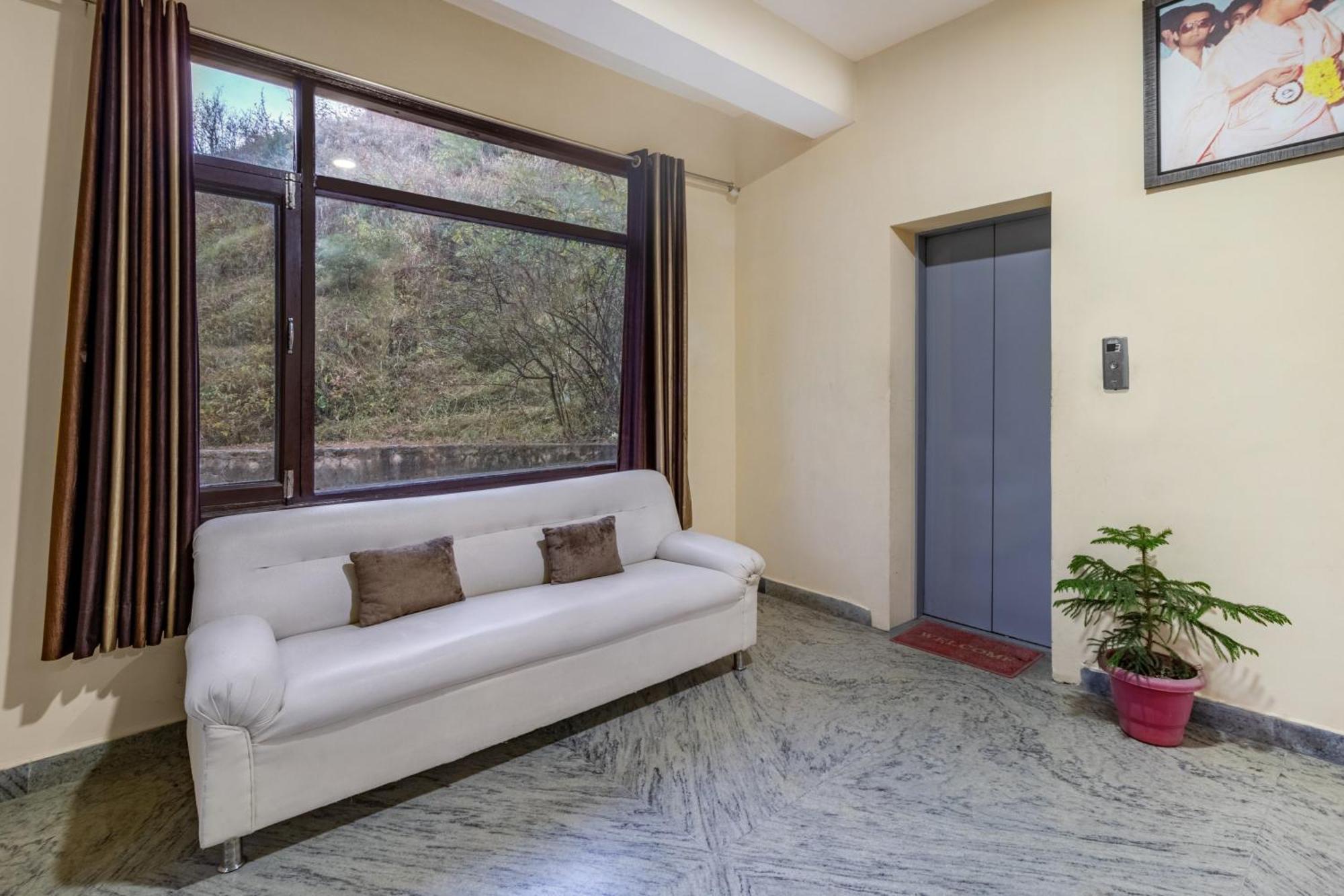 Treebo Shimla Ayurvedic Retreat Kufri Hotell Exteriör bild